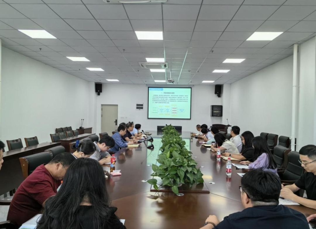 智能制造学院召开专业群建设专题会议
